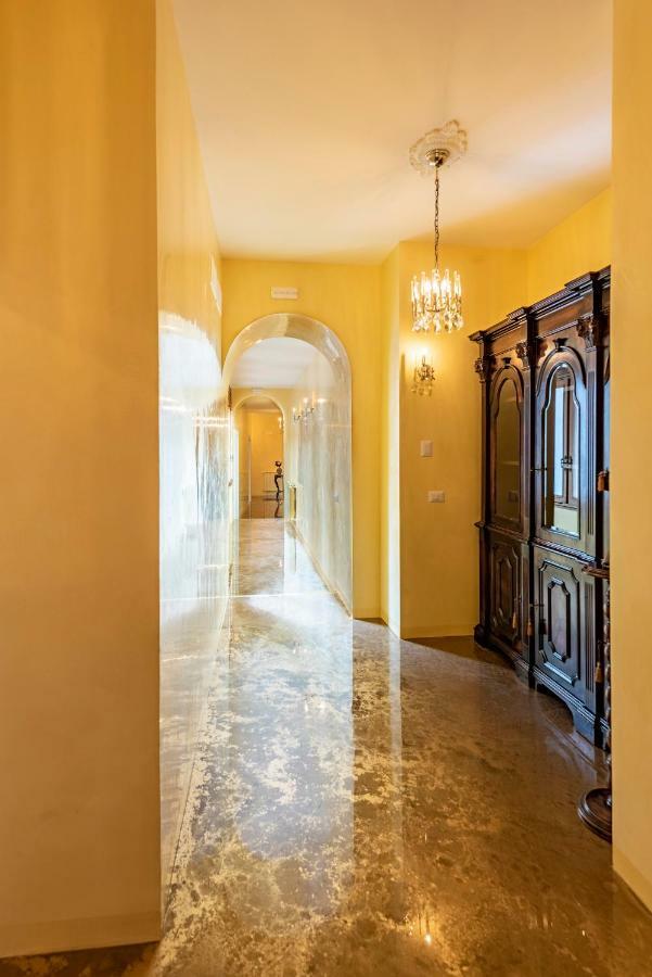 Апартаменты Elegant Historic Large House On Lake Como Граведона Экстерьер фото